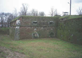 BASTIONE DELLE MADDALENE CON GARITTA (clicca per ingrandire - 111 KB)